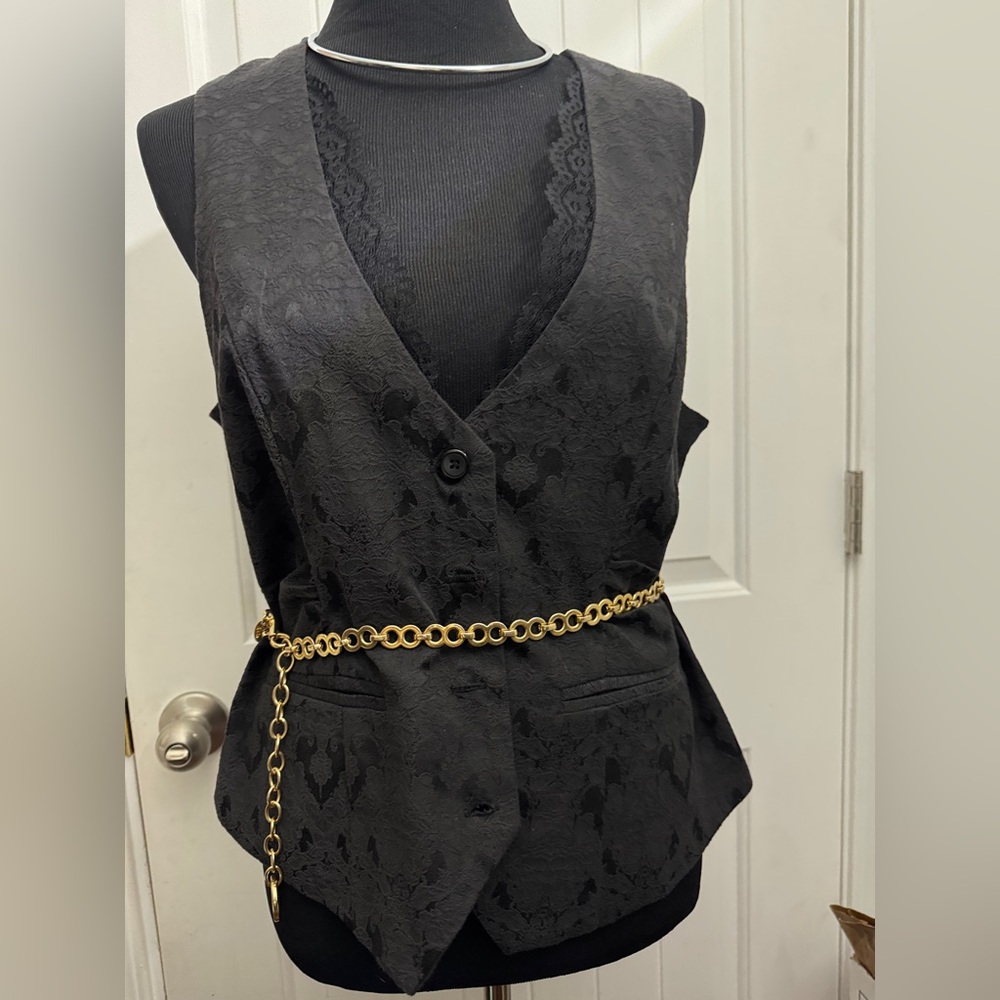 Women Gold tone chain belt